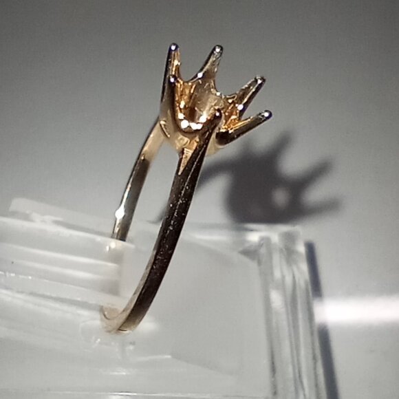 Three (3) 14Kt Yellow Gold 6mm Round 6-Prong Ring Casting - Picture 4 of 6